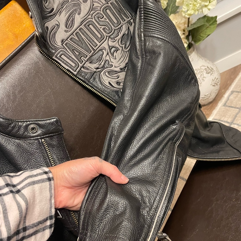 SOLD Harley Leather Jacket - Black - Picture 7 of 9